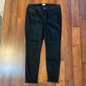 Black skinny jeans